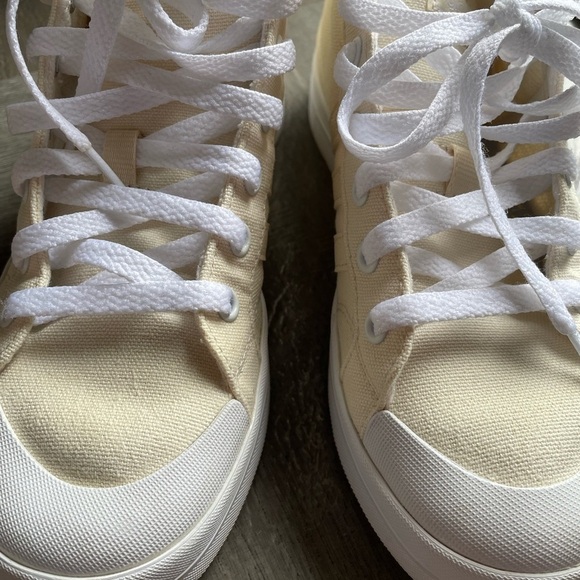 Adidas Canvas - Picture 16 of 16